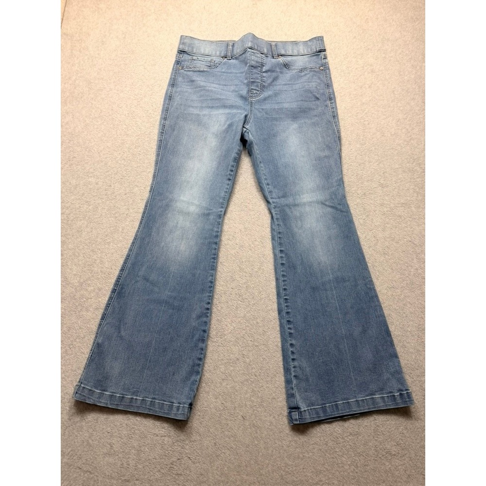 Light Wash Pull On Flare Jeans Stretch Denim Blue Faded Flare Leg Pants